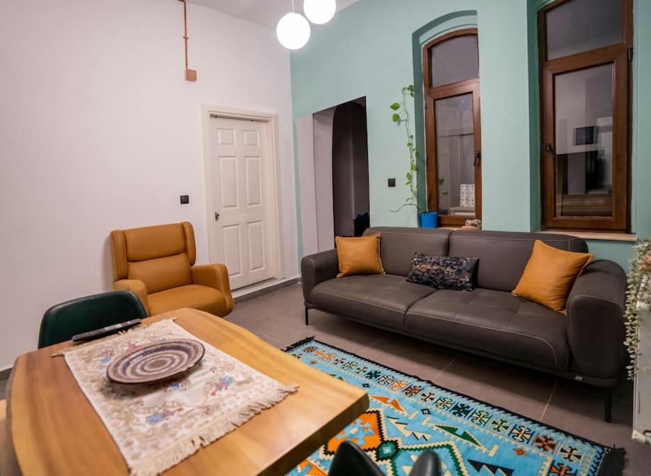 Big historical flat in Istanbul Galata