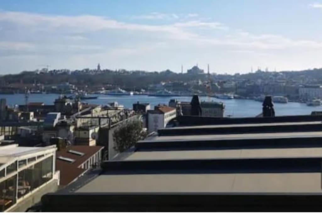 Big historical flat in Istanbul Galata