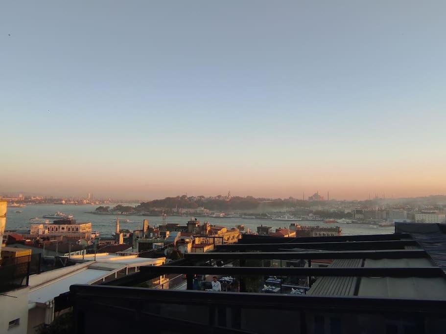 Big historical flat in Istanbul Galata