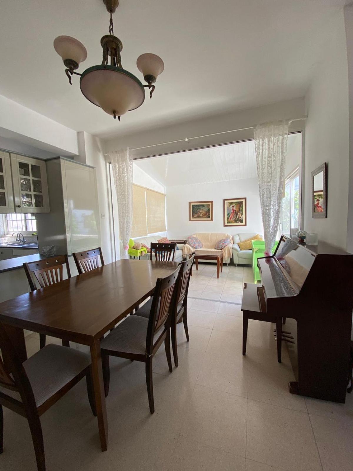Three Bedroom with Fireplace and Piano
