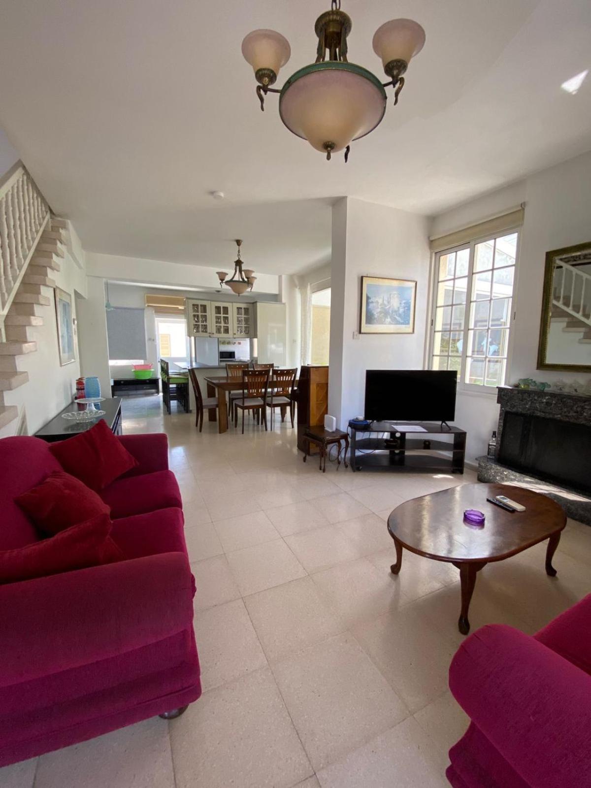 Three Bedroom with Fireplace and Piano