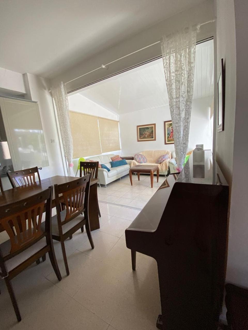 Three Bedroom with Fireplace and Piano