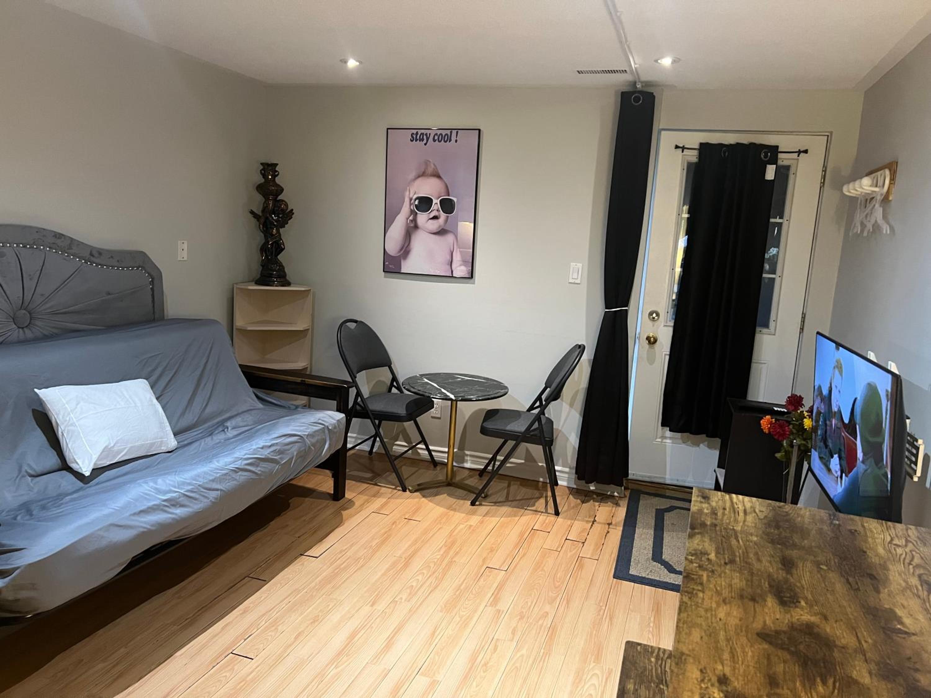 Your Own Suite-Modern Charm Hideaway Near Tor Airpt