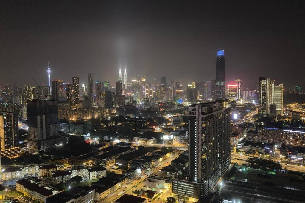 KLCC view Luxury family suites