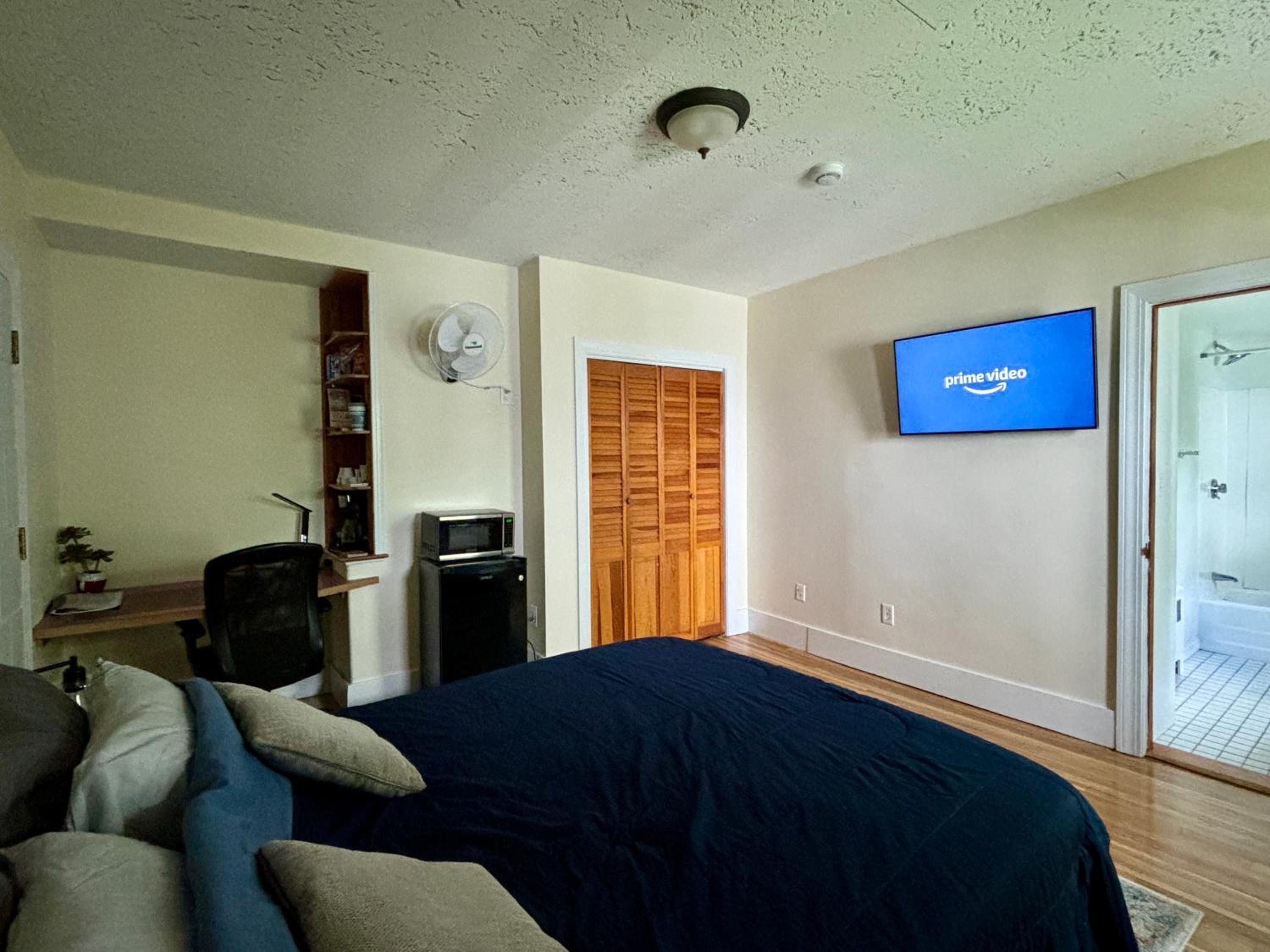 Traveler’s Den in Medford, photo 9