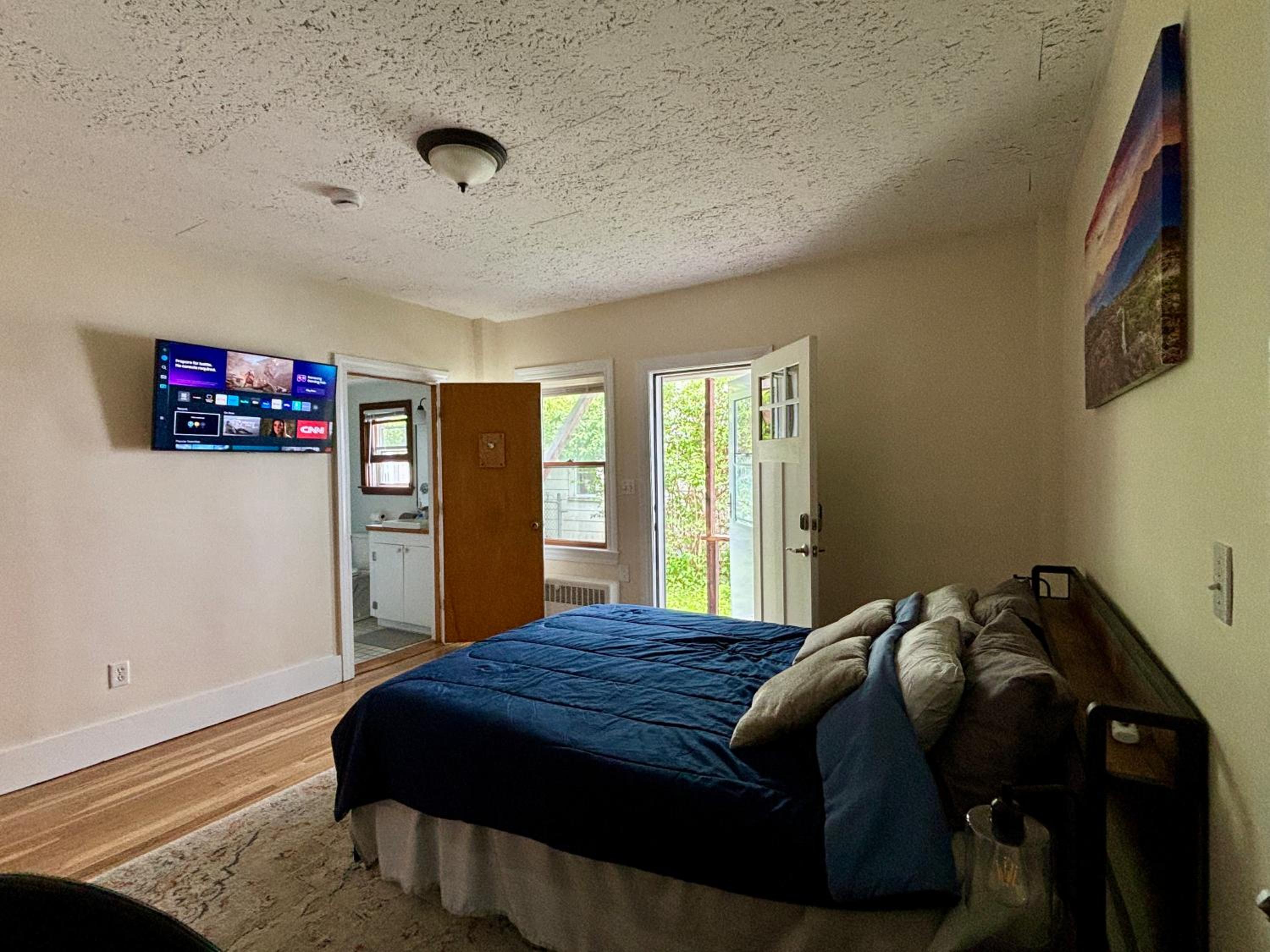 Traveler’s Den in Medford, photo 12