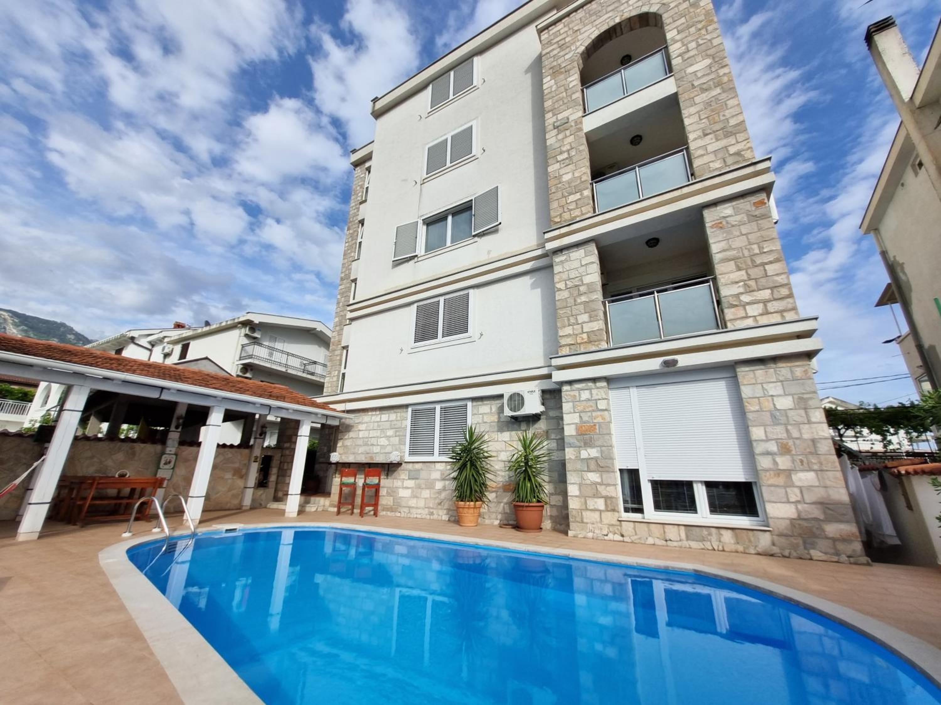 Mila & Aleksandr Apartments