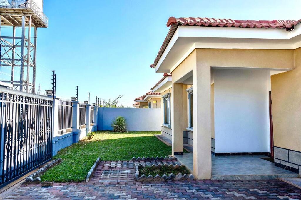 KOZY CORNER APARTMENTS view 3