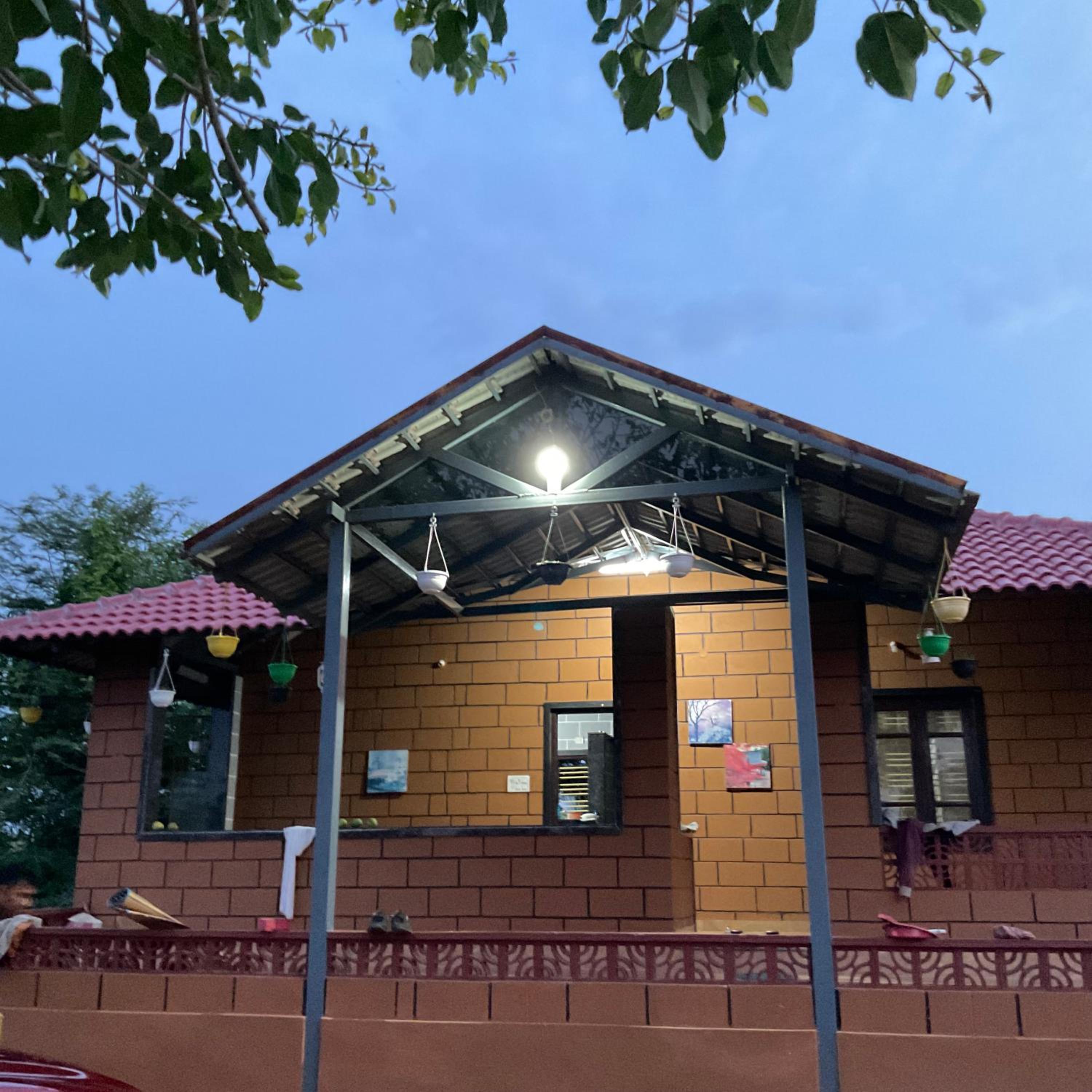 Cozy Tiny Farm Stay