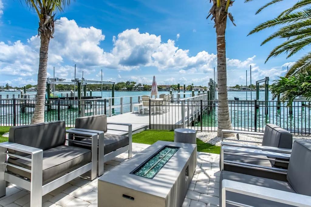 2 Waterfront Homes 1 Amazing Rental with SwimSpa view 4