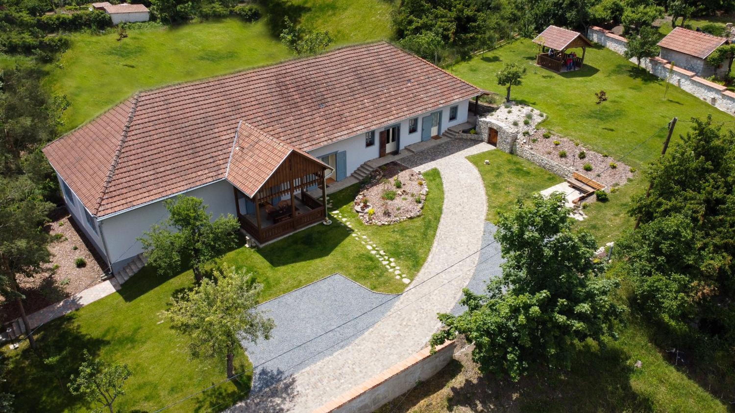 Bor-Kő Udvarház view 3