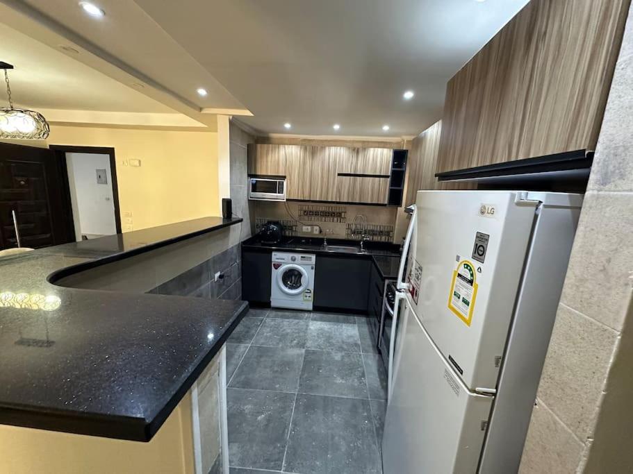 Elegant Brand new 2 bedroom flat view 4