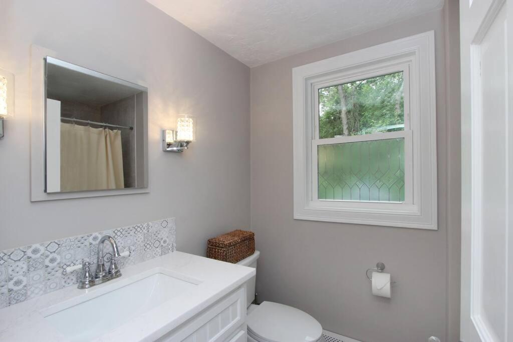 Completely renovated 3 bedroom Jewel by the sea view 2