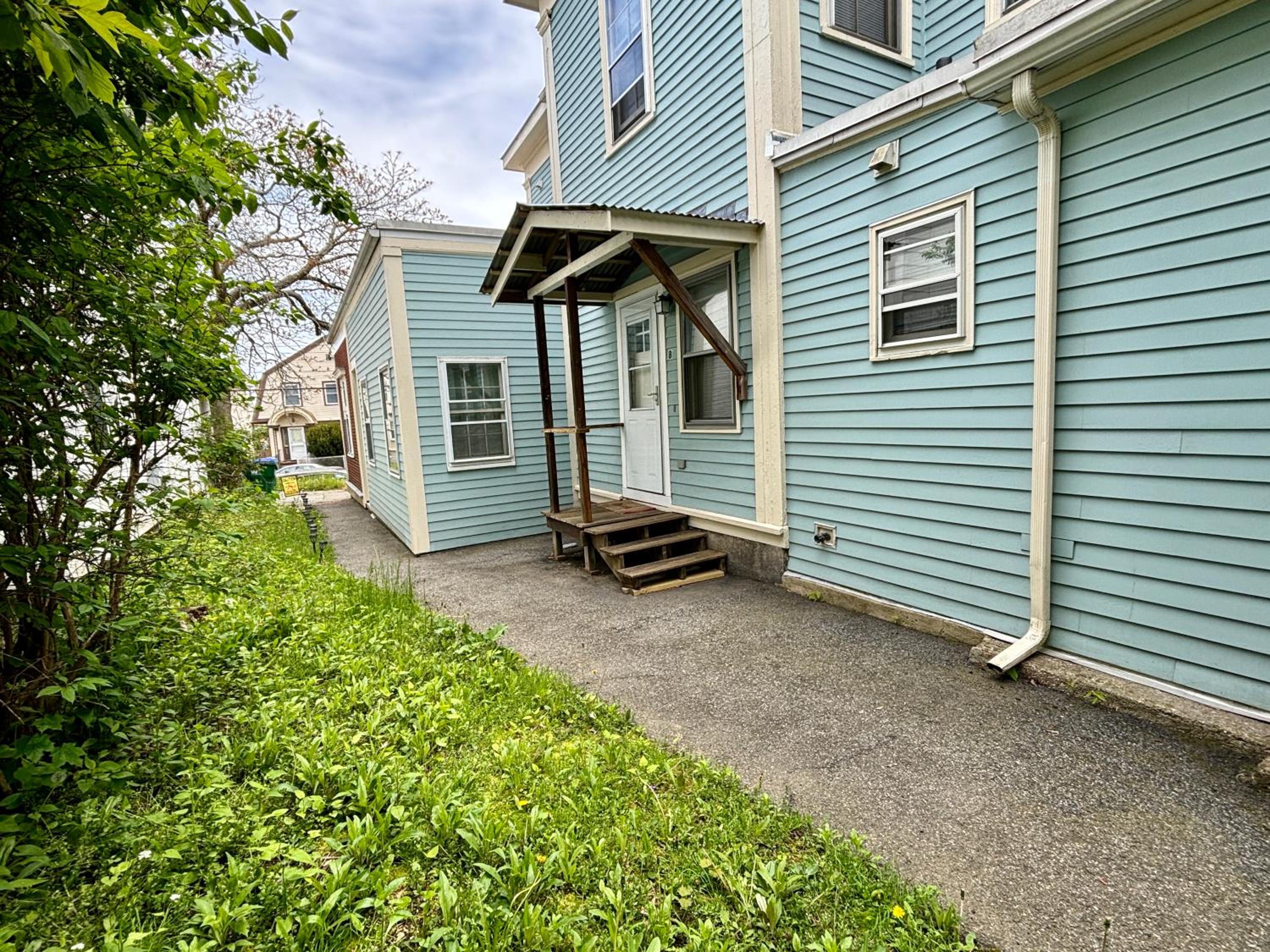 Traveler’s Den in Medford