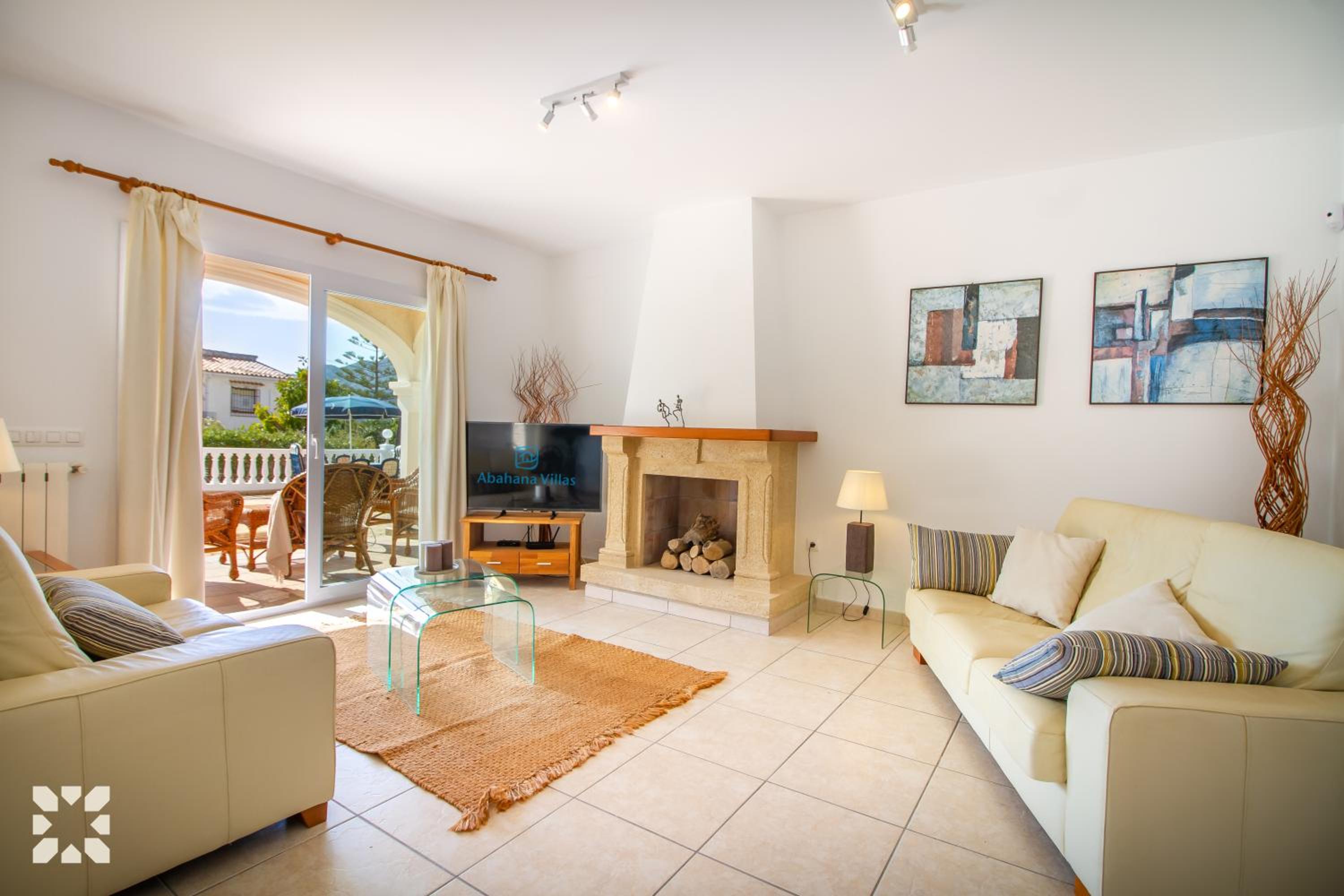 Villa La Paloma Blanca by Abahana Villas