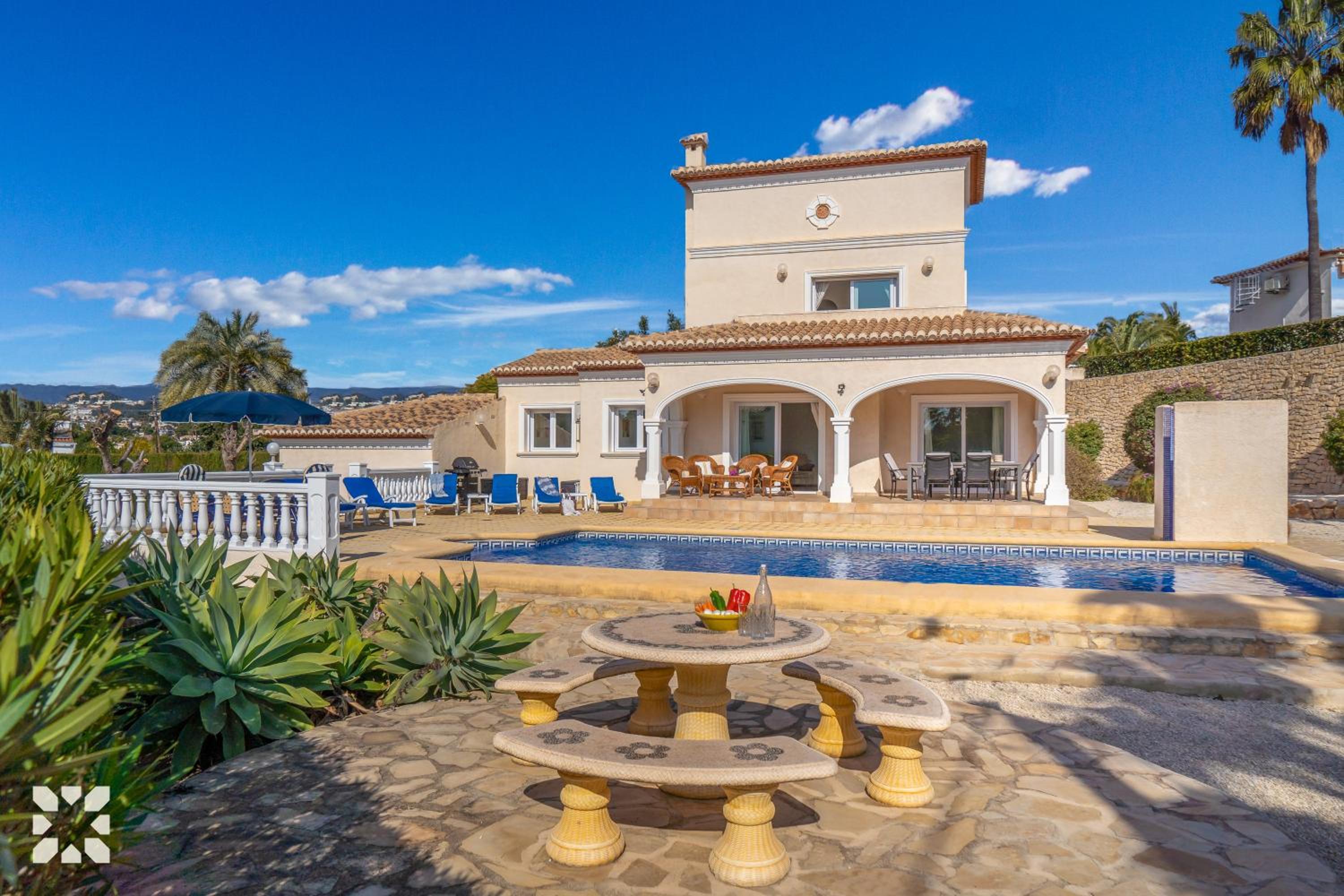 Villa La Paloma Blanca by Abahana Villas