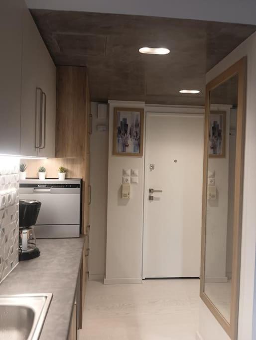 Lux Studio in Ilioupoli, 20 min from Acropolis photo 5