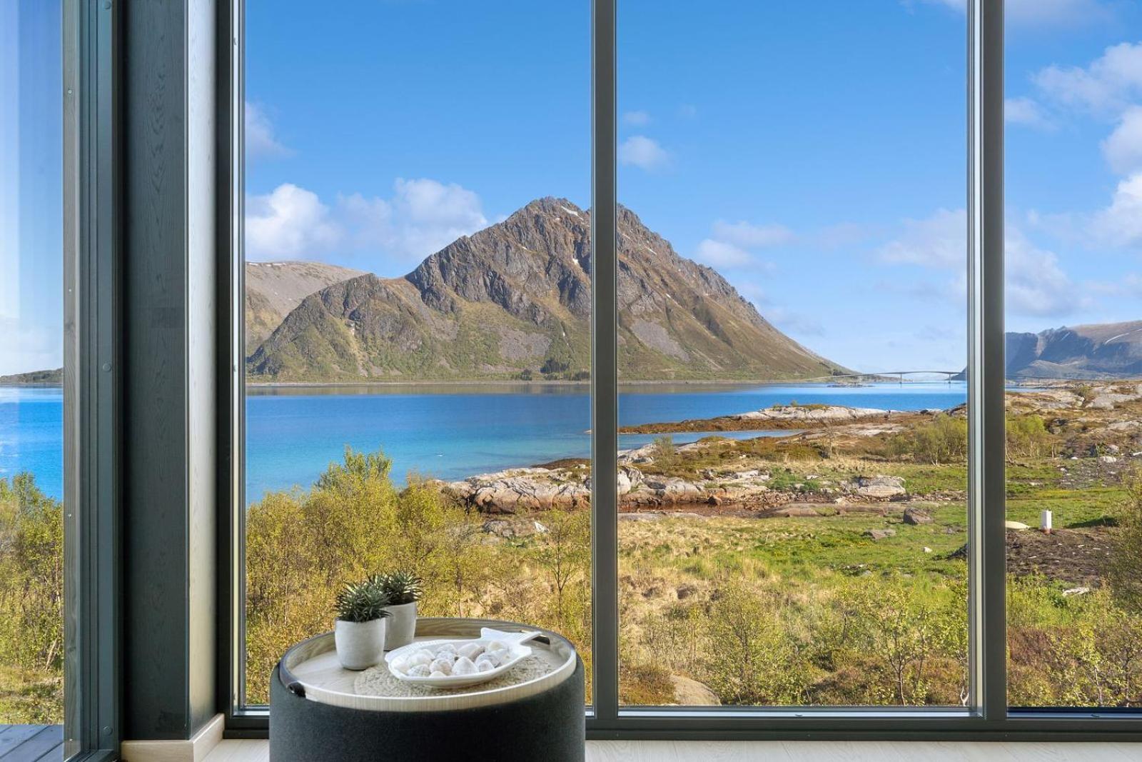 Lyngvær Arctic Pearl Lodge - Jacuzzi & Sauna - No 17