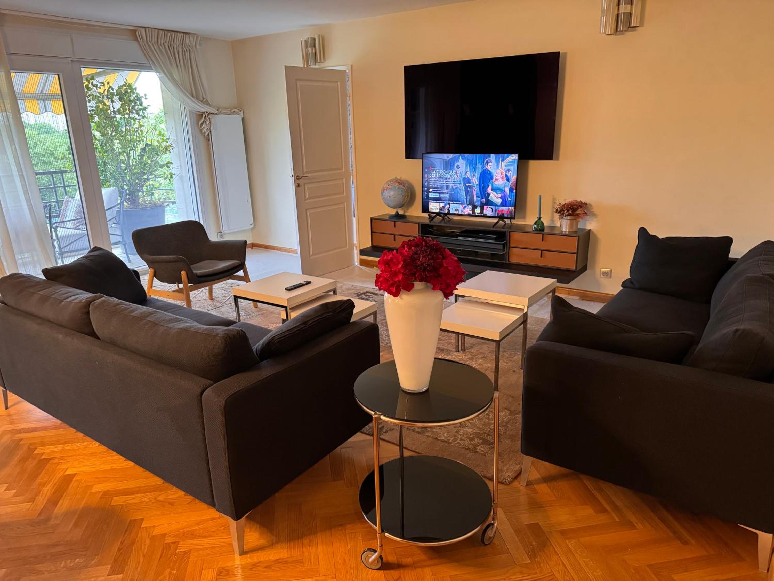 3 bedrooms with Tour Eiffel view