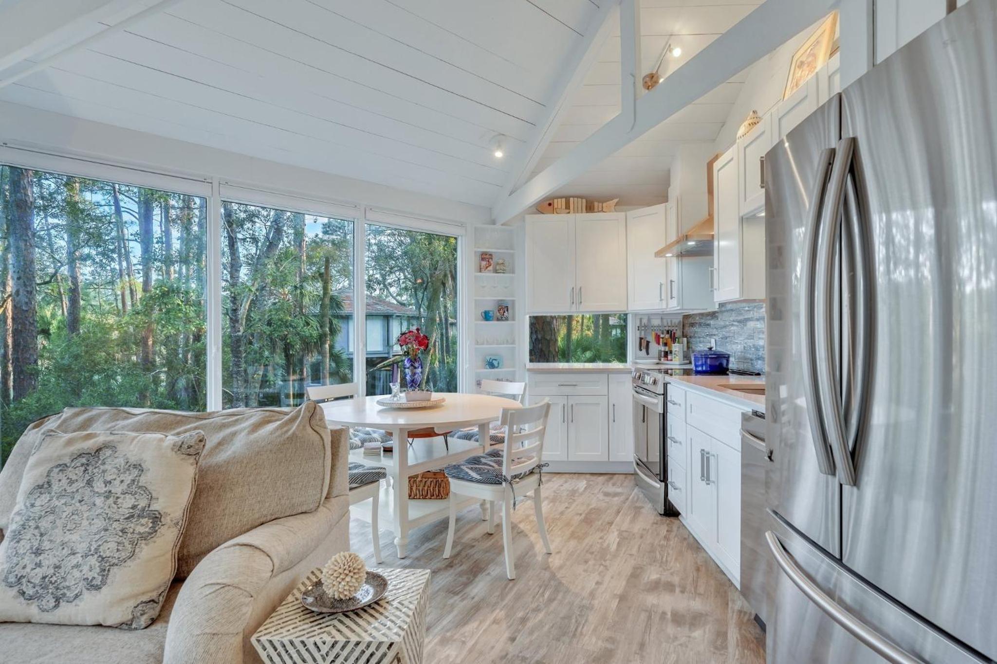 Treehouse, Harbourtown, Sea Pines view 3