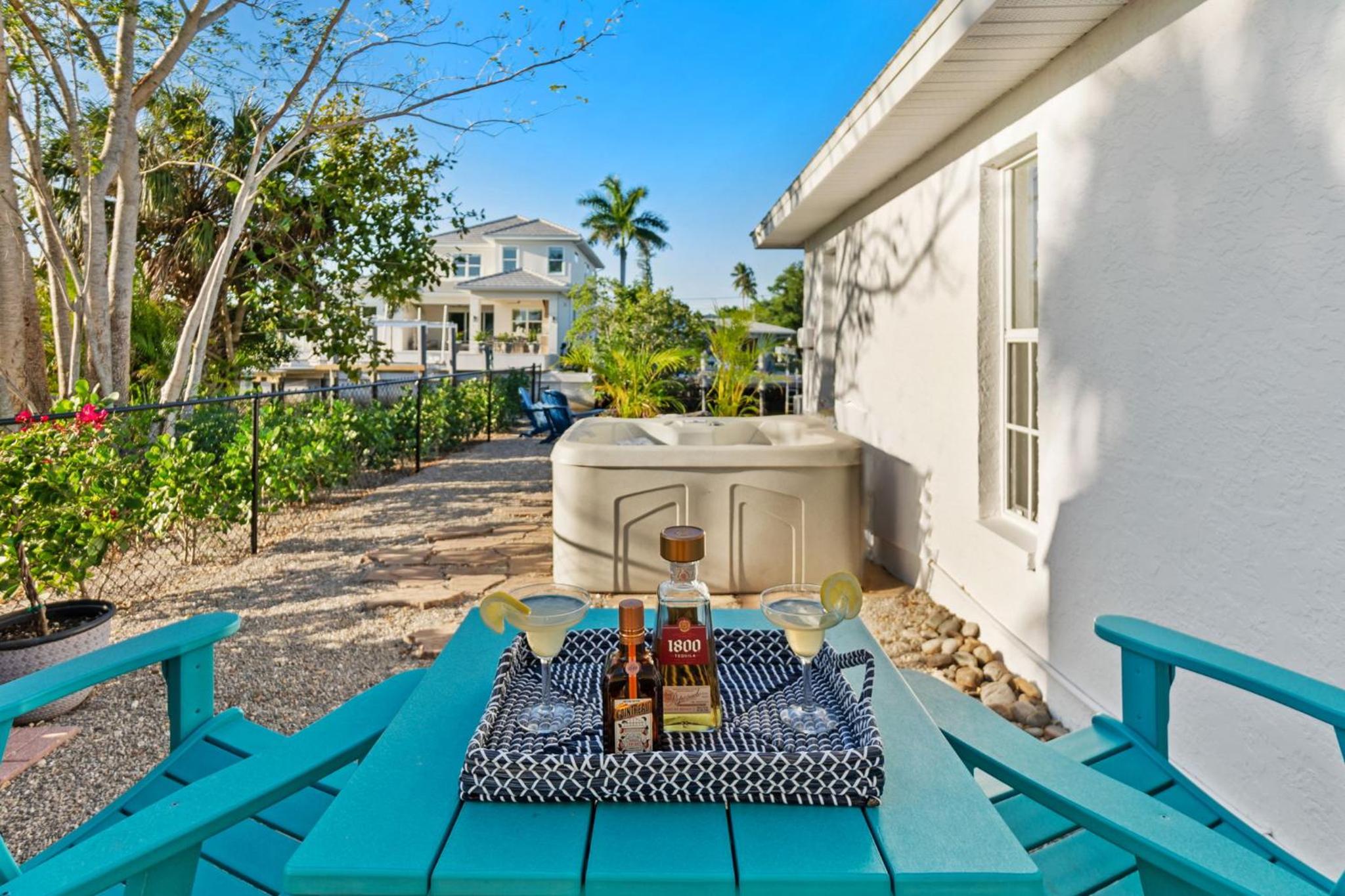 Boaters Bayshore Bungalow II w HOT TUB