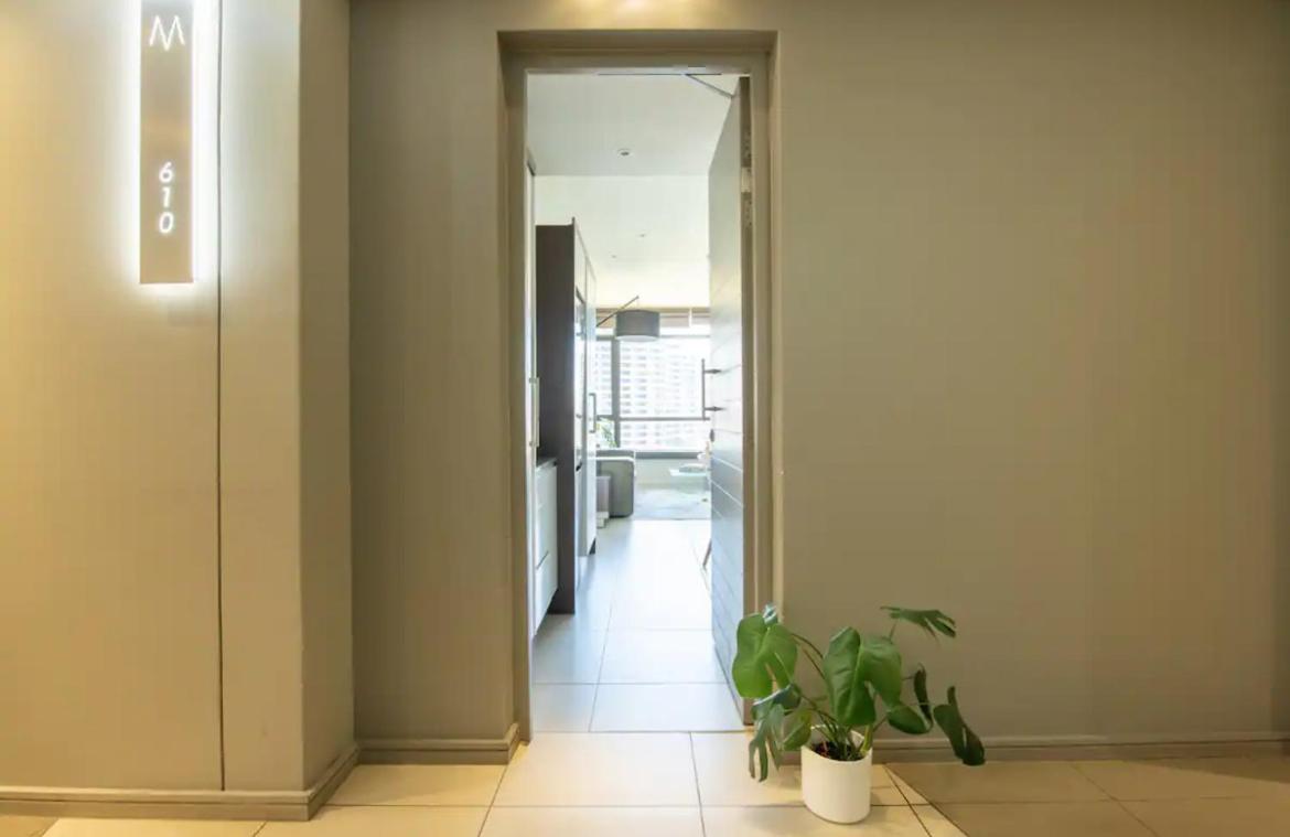 New Luxury Spacious Apartment