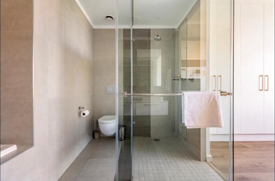 New Luxury Spacious Apartment