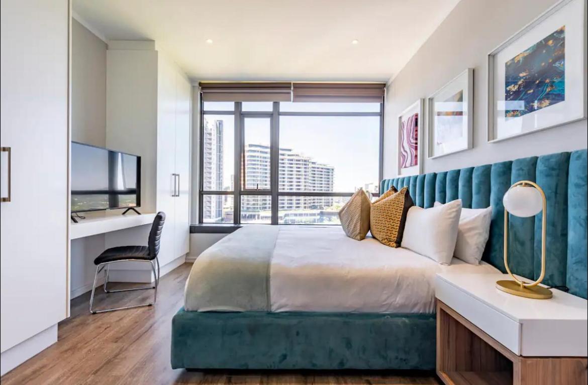 New Luxury Spacious Apartment