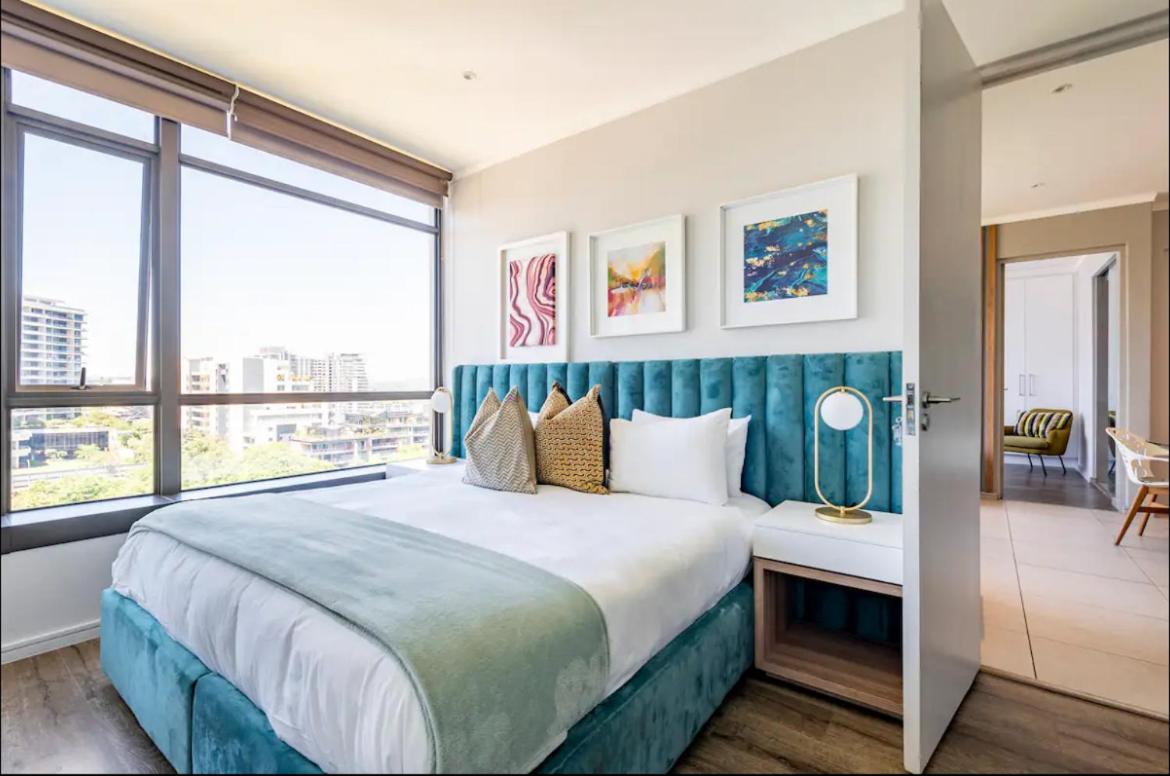 New Luxury Spacious Apartment