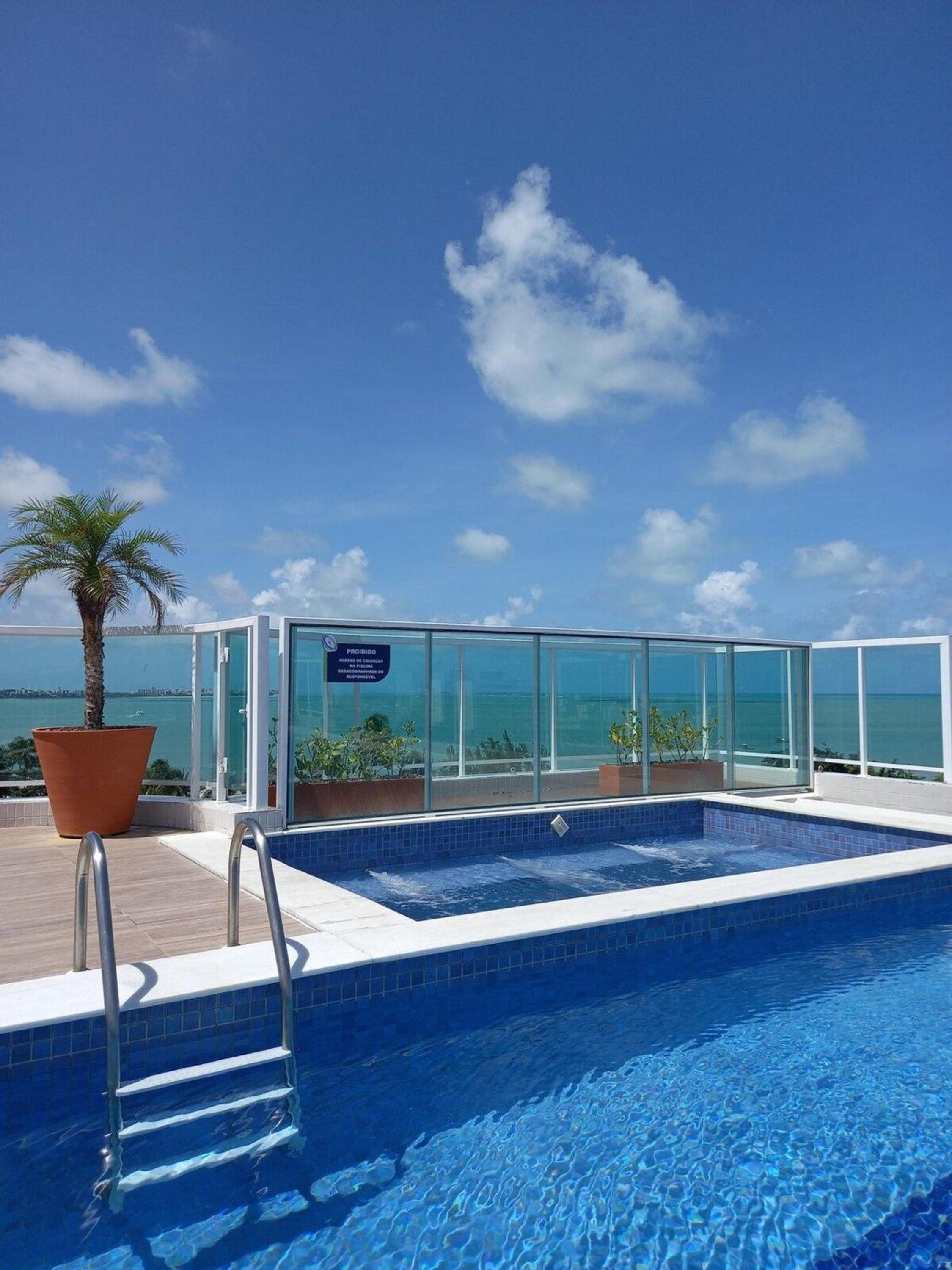 Flat praia Bessa conforto localização e seguro