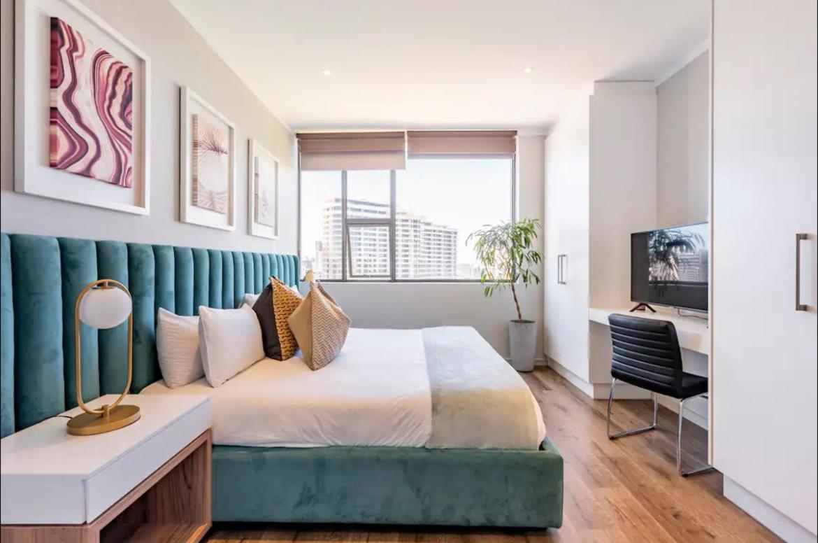 New Luxury Spacious Apartment