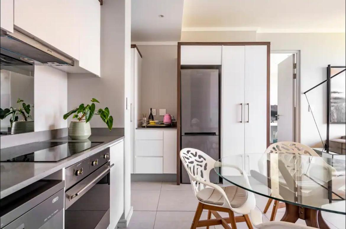 New Luxury Spacious Apartment
