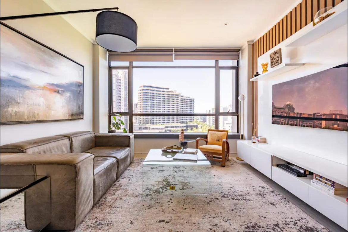 New Luxury Spacious Apartment