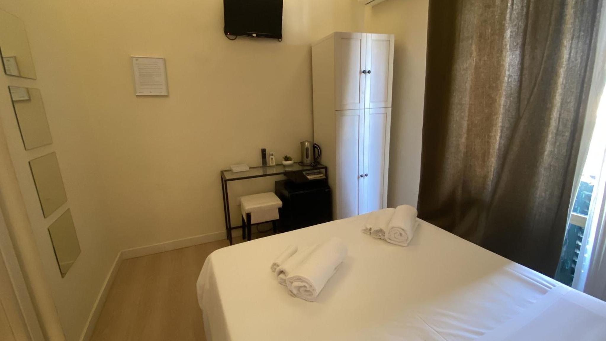 hotel room