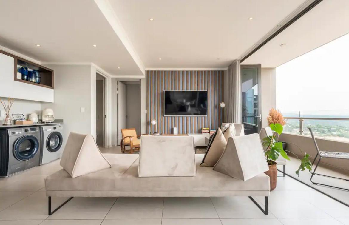 New Luxury Spacious Apartment