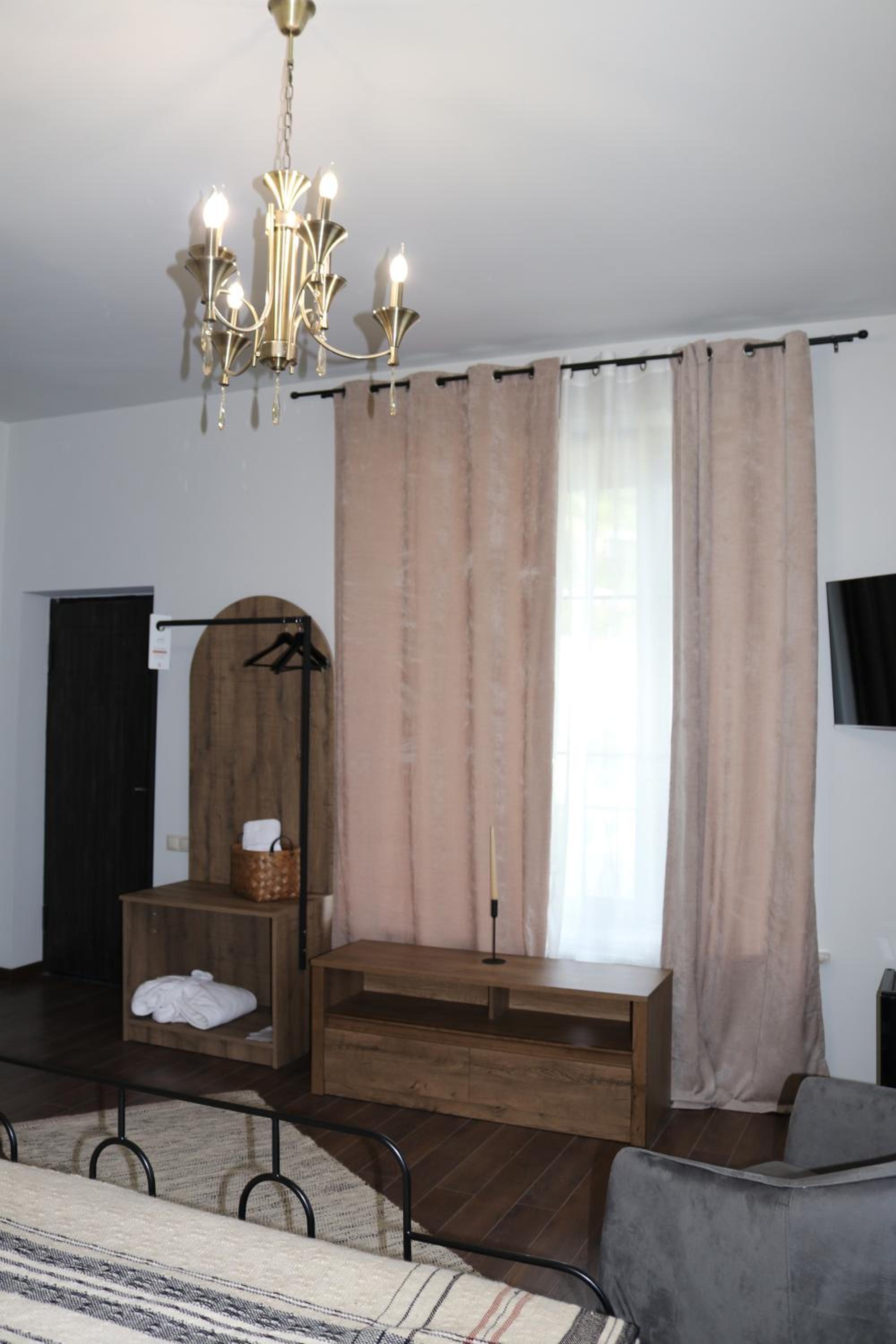 REDROOF Goris Boutique Hotel