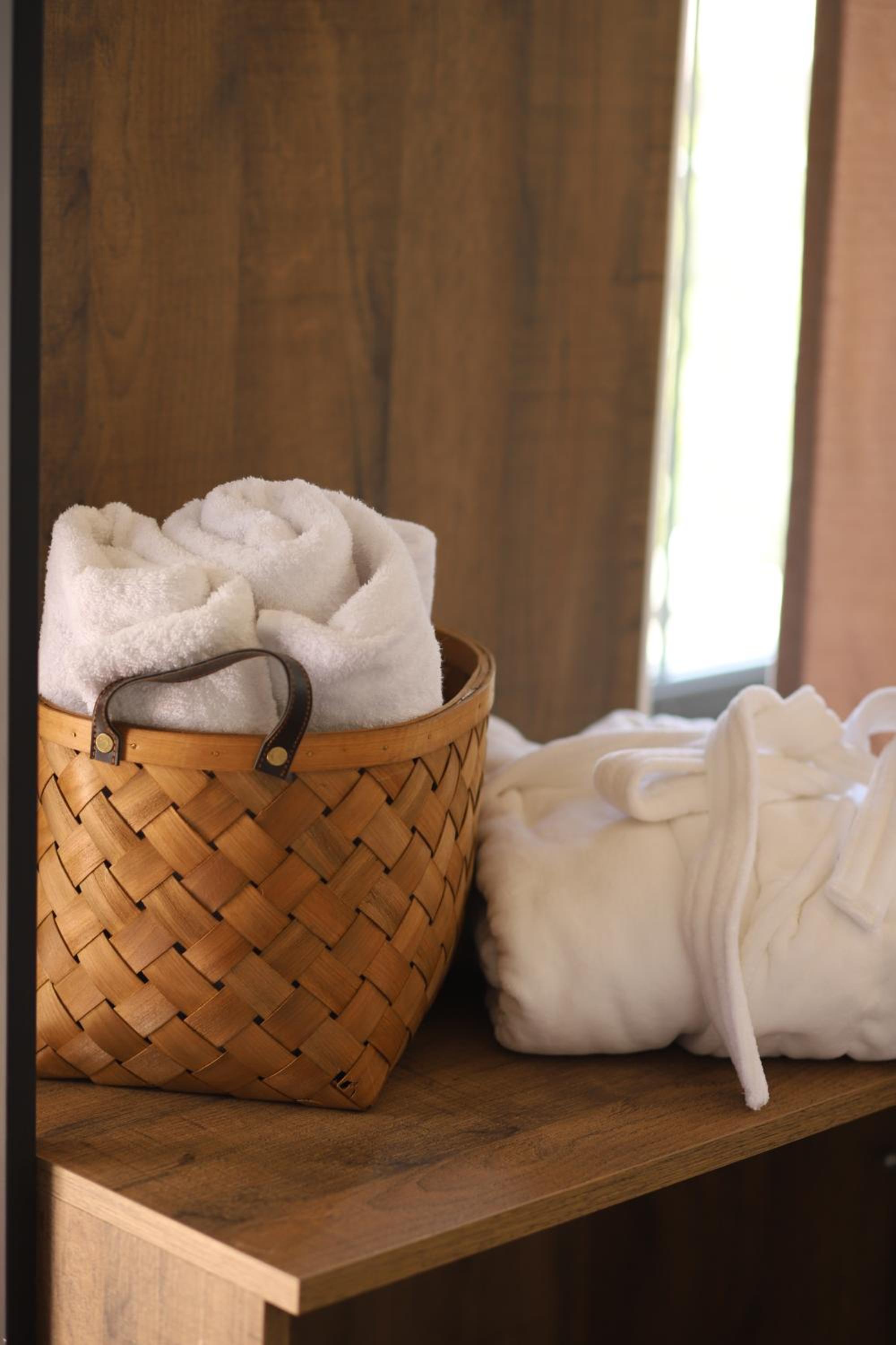 REDROOF Goris Boutique Hotel