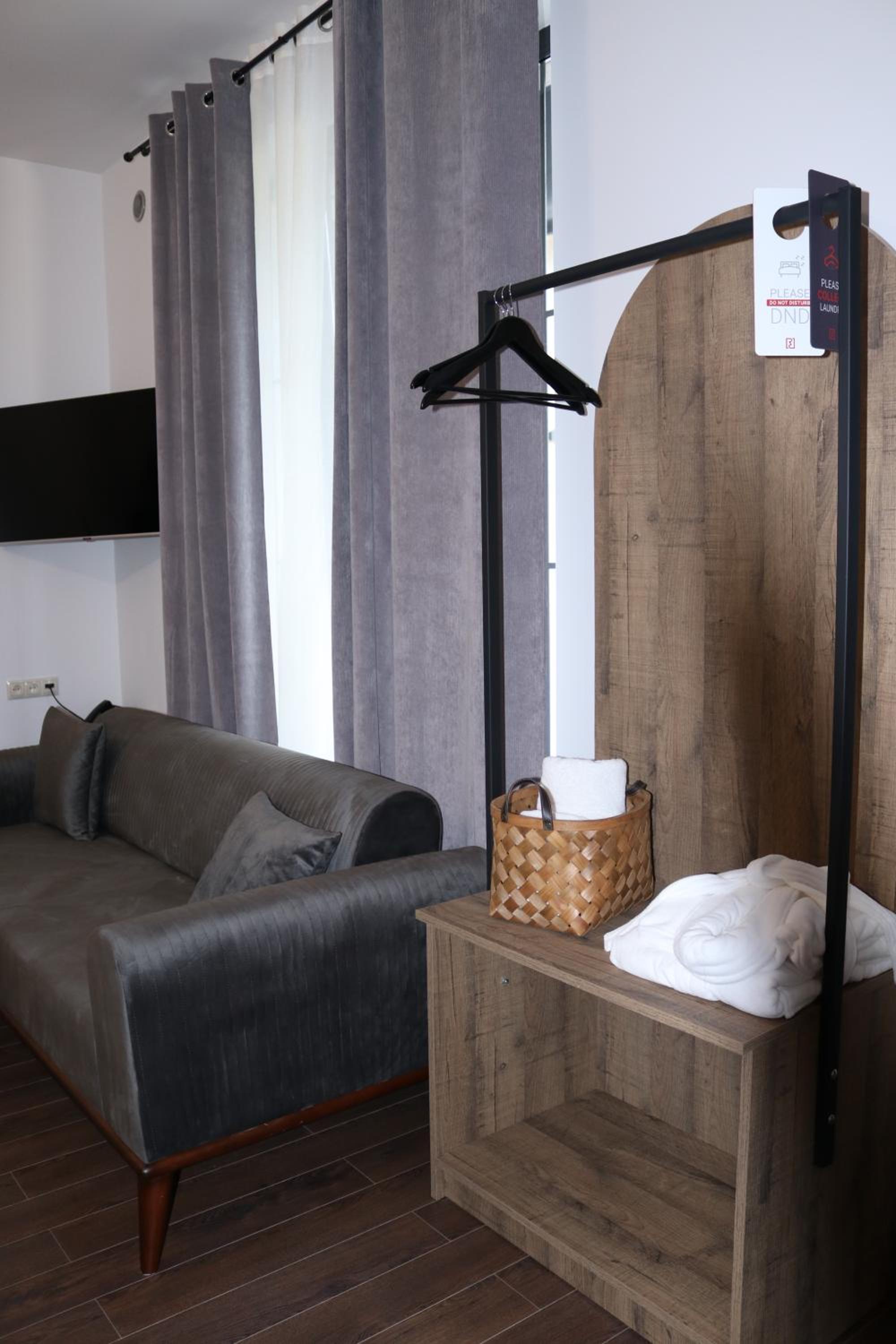 REDROOF Goris Boutique Hotel