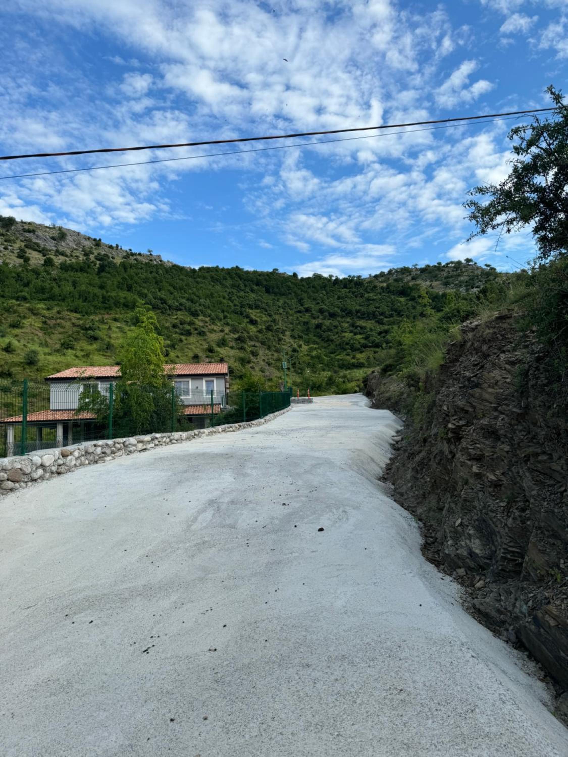 Qyteza Guest House & Camping