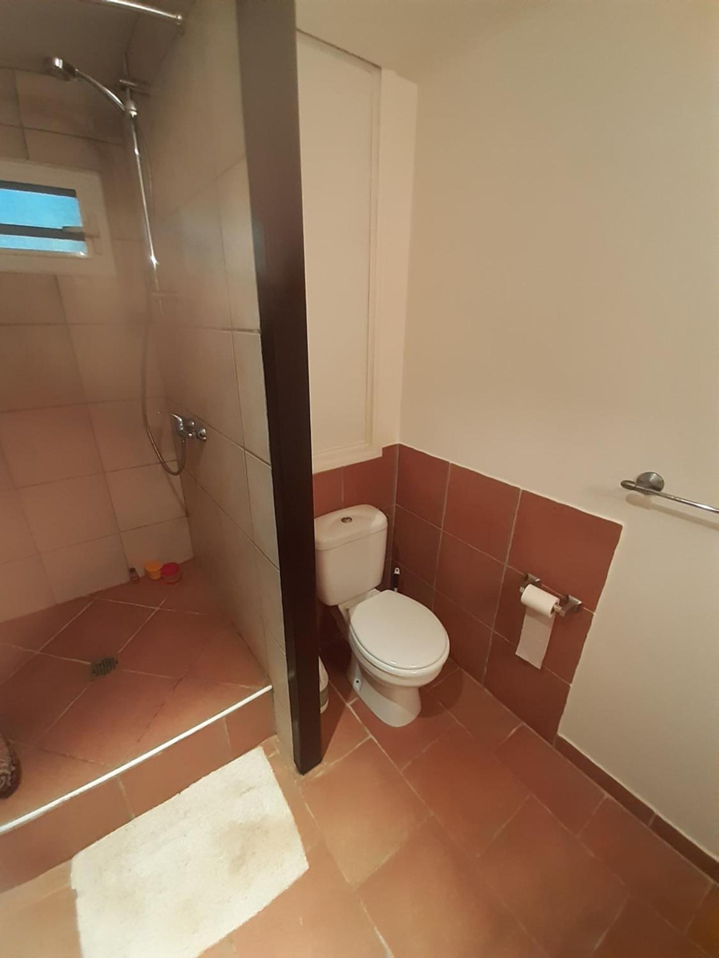 Studio face mer, piscine et plage par escalier view 4