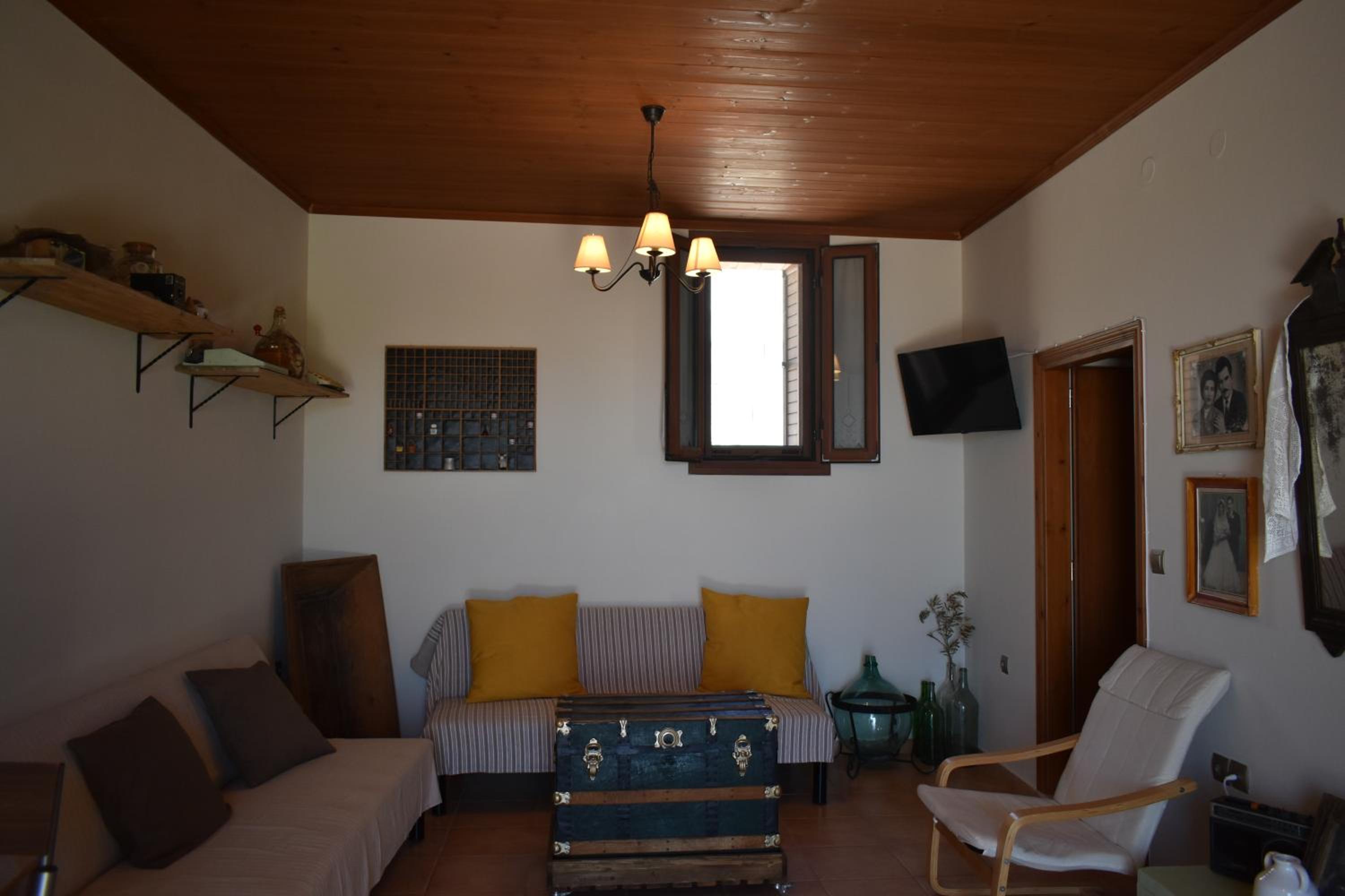 Lithos House