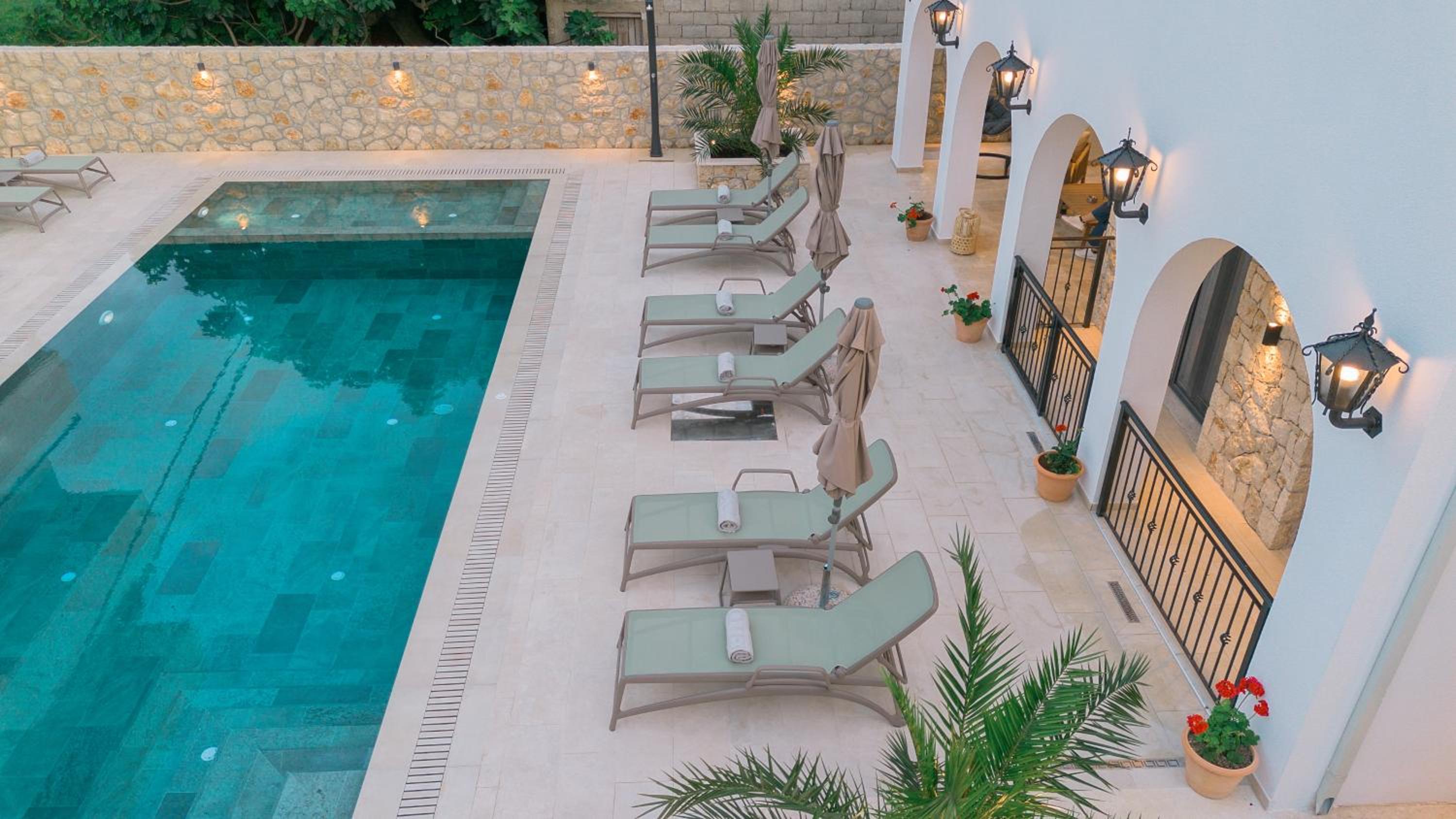 B&B Lovac Pool & Spa view 2