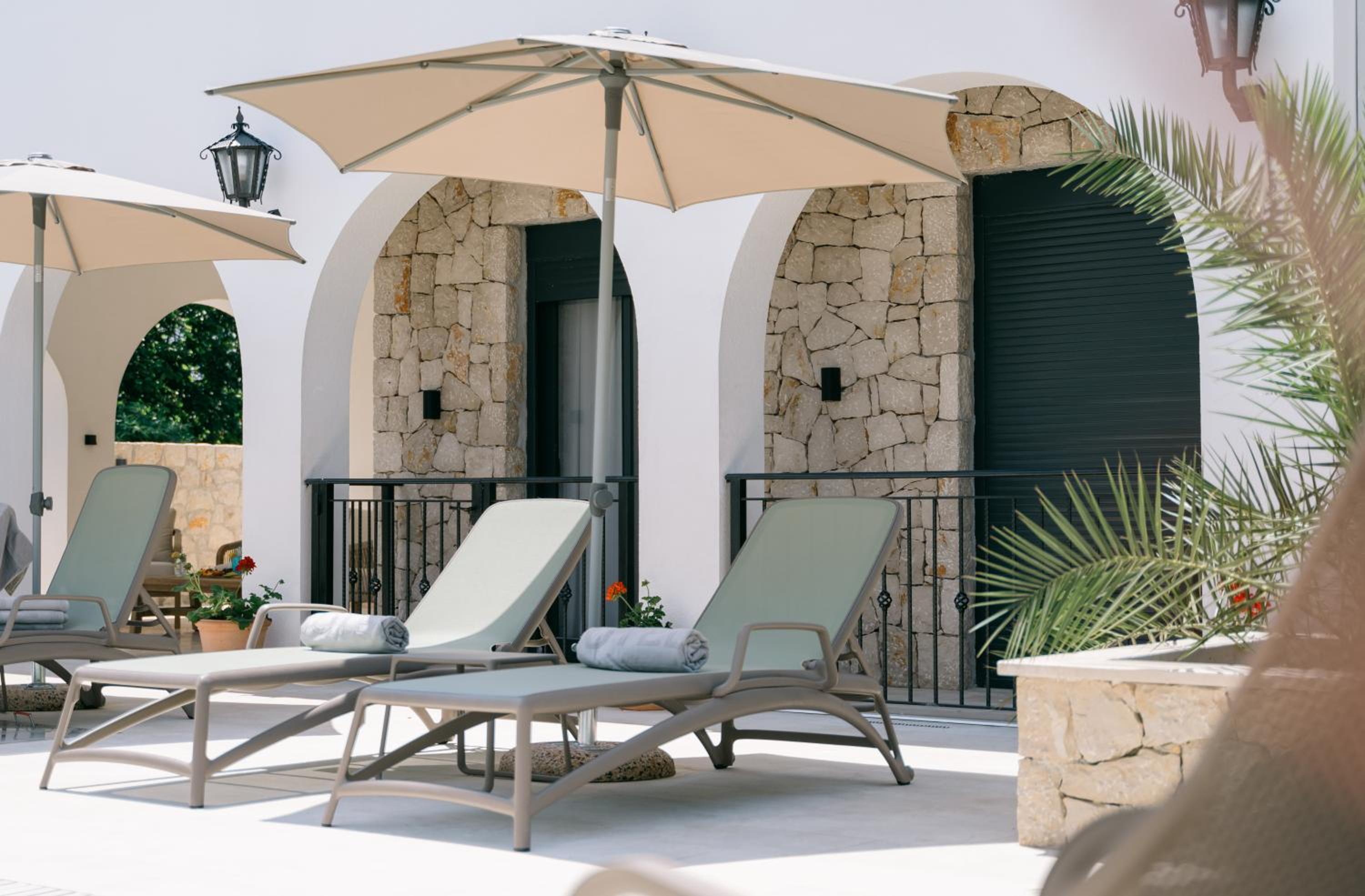 B&B Lovac Pool & Spa view 3