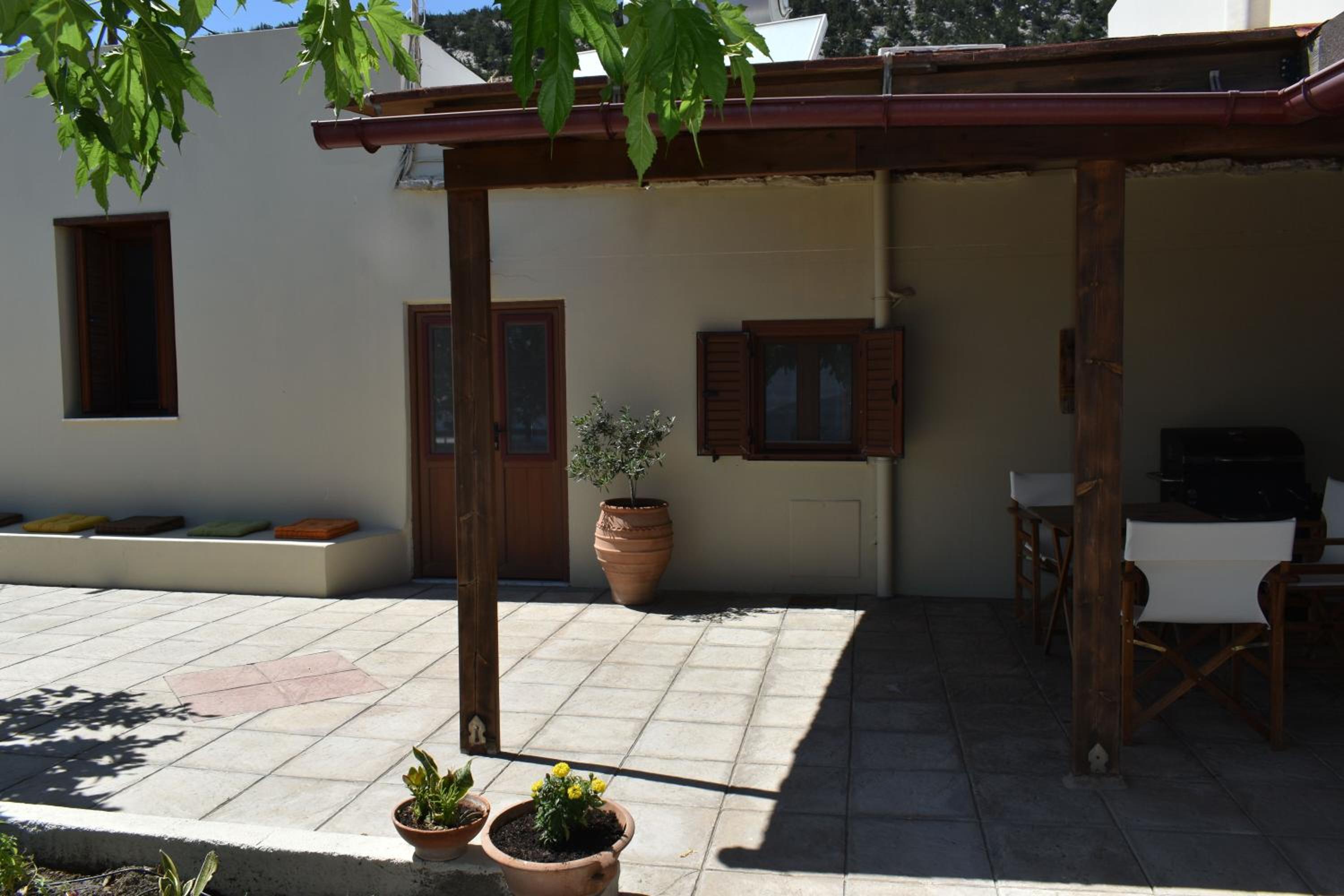 Lithos House