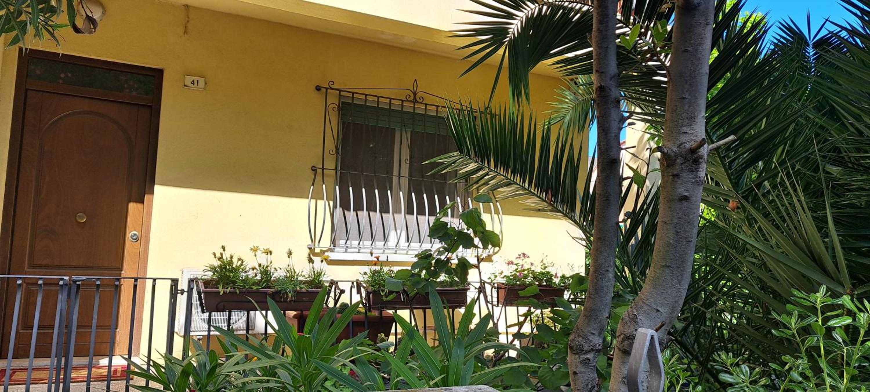 Domus Le Palme view 2