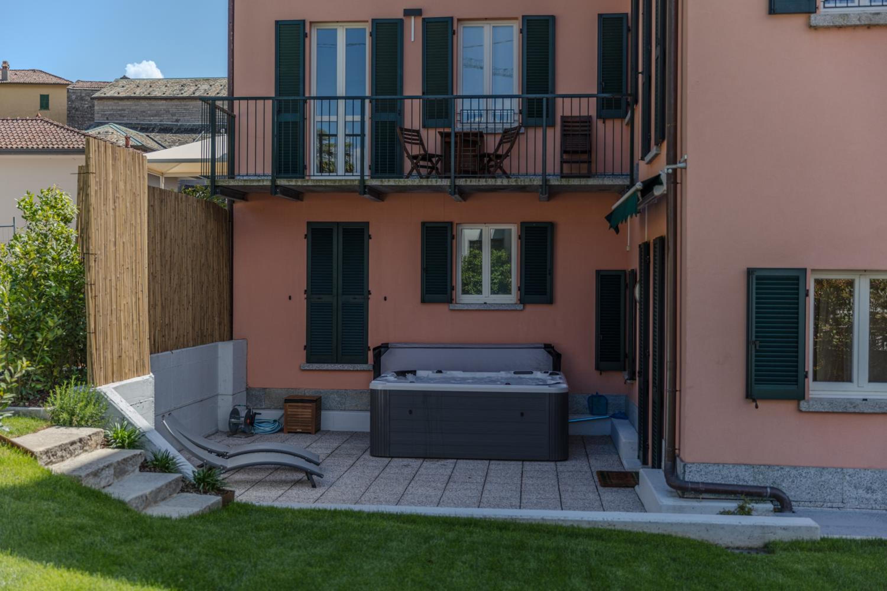 Diamond Apartments