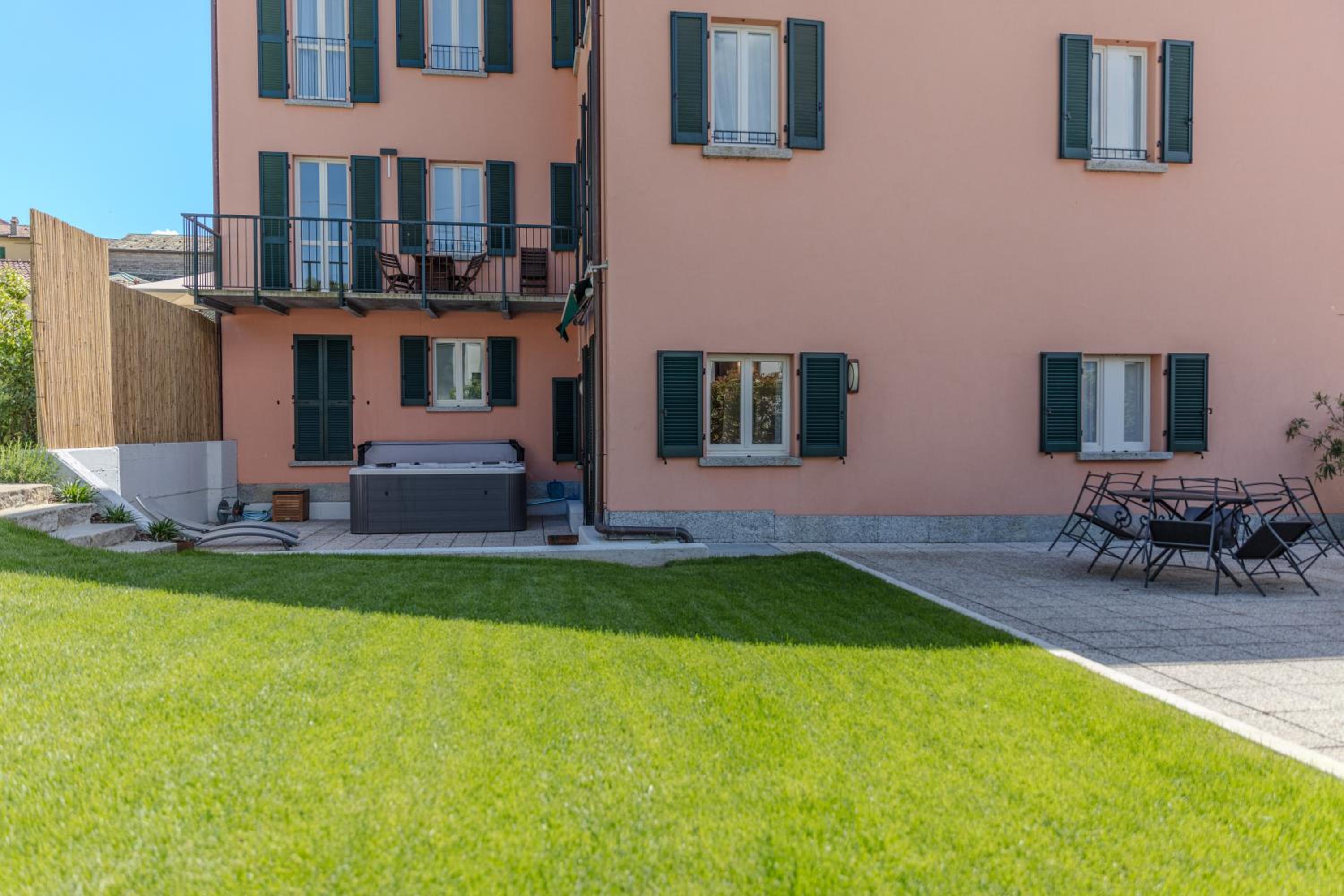 Diamond Apartments
