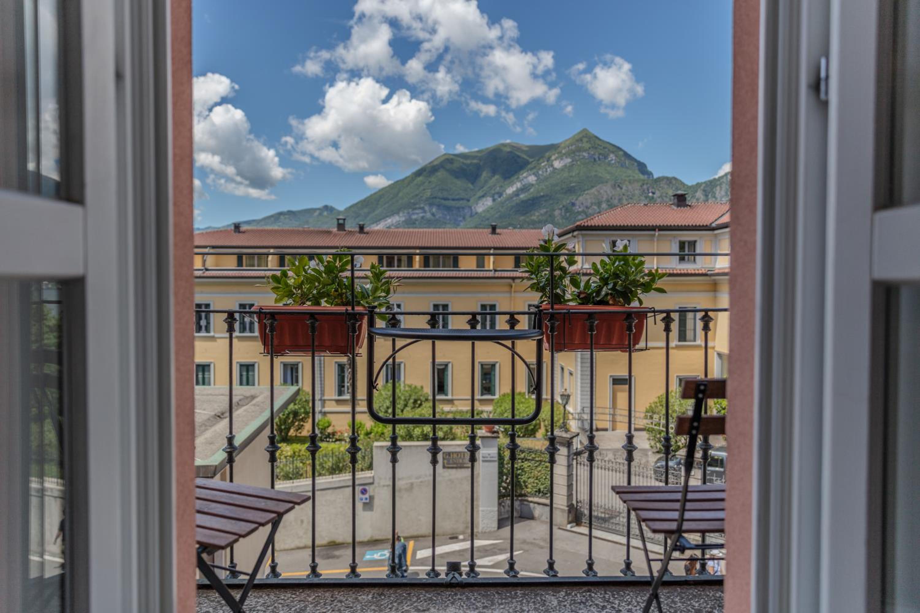 Diamond Apartments