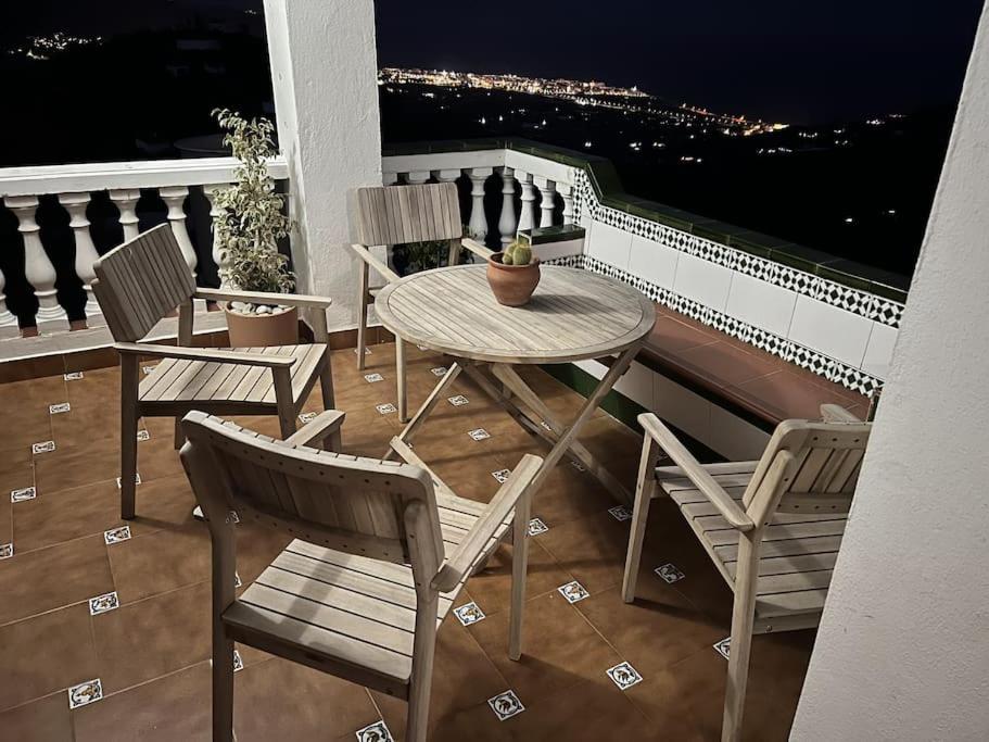 Villa Melín breathtaking views,private heated pool