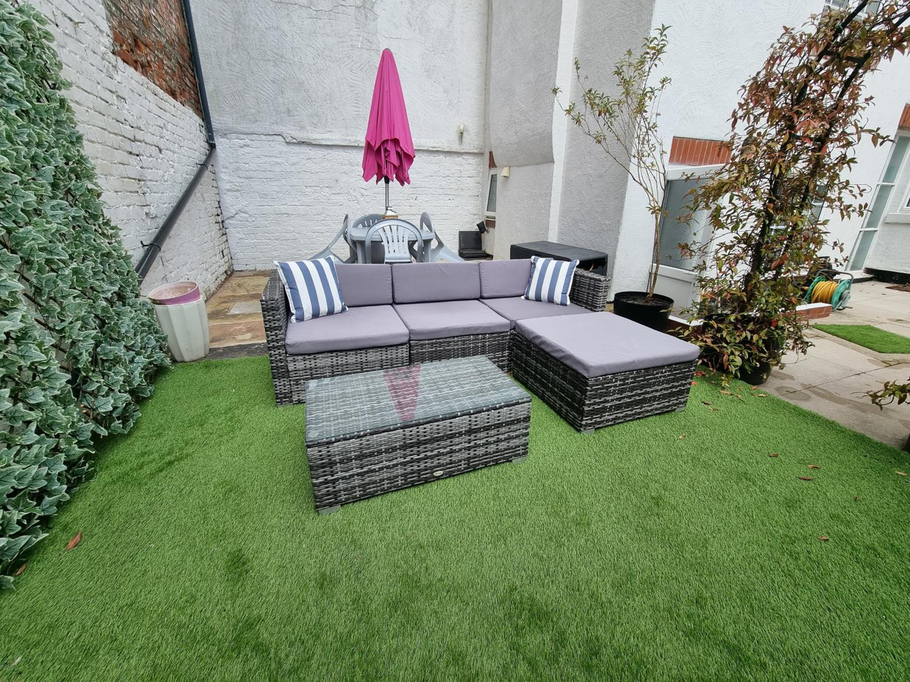 The Hideaway ll private garden Quiet Central view 2